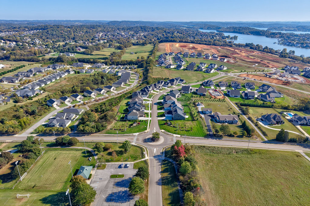 Why is everyone moving to Knoxville?